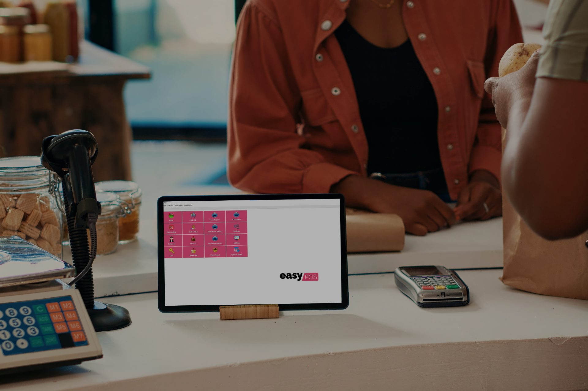 Cashier using easyPOS System